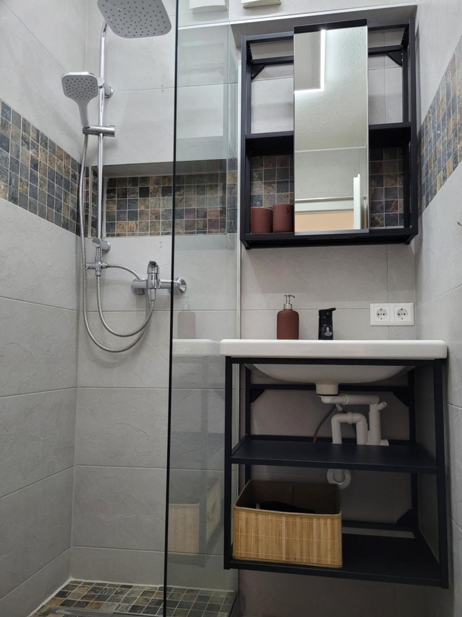 Living Flat, Eine Wohnung Mit Zwei Schlafzimmern Und Balkon Schorndorf  Kültér fotó